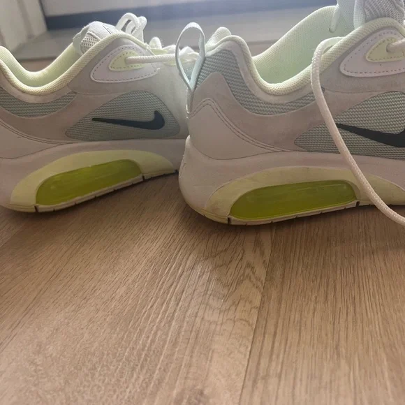 Nike Air Max 200 Pistachio FrostWomen's Sneakers Size 7 - Picture 9 of 10